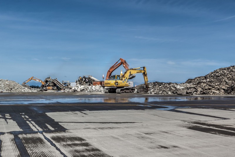 Crushing of existing concrete of the runway