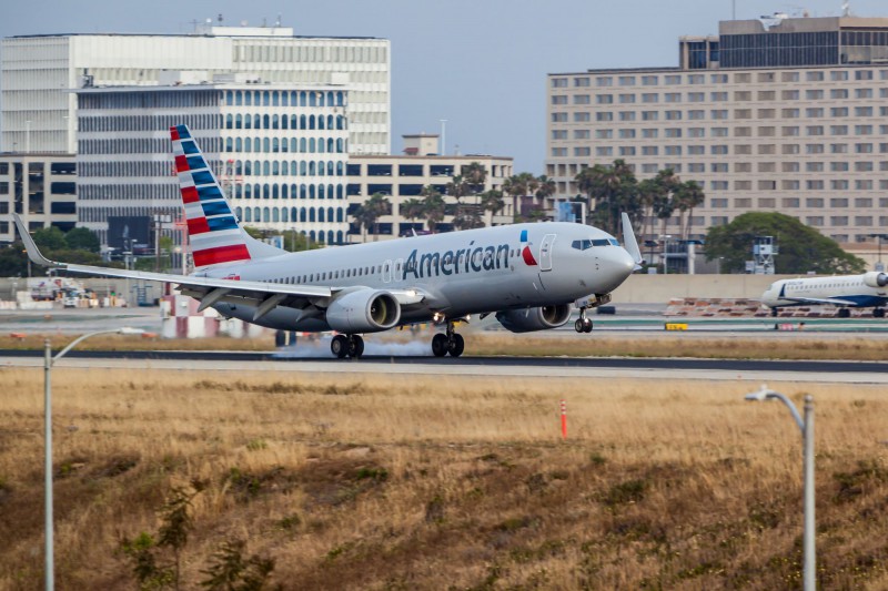 America Airlines landing at LAX