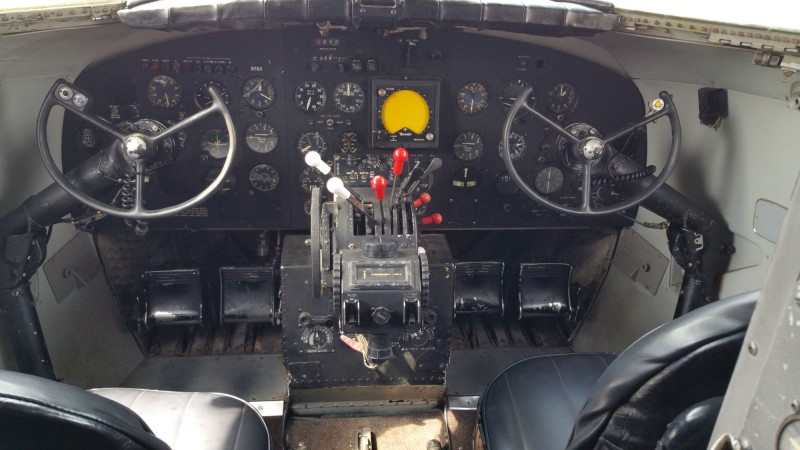 Douglas DC-3 cockpit
