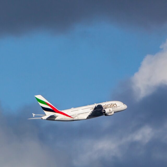 An Emirates Airbus A380 is passing in front of a rainbow. A rare sight and great timing.

✈️ Airbus A380-842
#️⃣ A6-EVQ
🗓️ 2024-02-19
🌎 SFO-DXB
🎫 EK226

#Airbus #A380 #emirates #flysfo #sfo #dxb #aviation #AviationPhotography #photography #planespotting @flysfo @emirates #rainbow #nature #rain